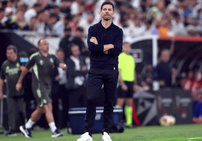 半岛体育下载-皇马切尔西曼联2026年相继换帅|哈维·阿隆索|红魔|卡里克|阿莫林|马雷斯卡_新浪体育_新浪新闻